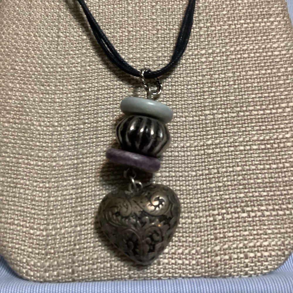 THE LIMITED NECKLACE silver heart and stones